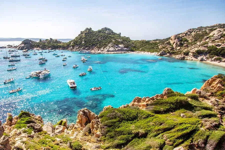 CERDEÑA ¡VUELA AL PARAÍSO ESTE VERANO! 7 NOCHES: VUELOS Directos+APARTAMENTOS céntricos a un paso de la playa con piscina | Badesi (sep)